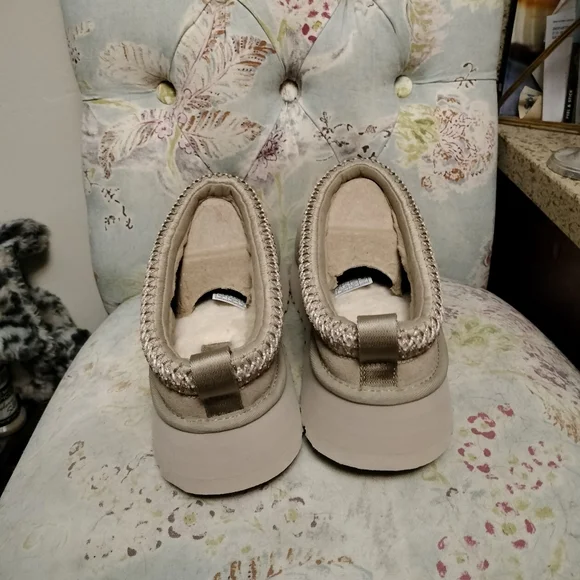 UGG Tazz slippers Size 10 - Picture 2 of 6